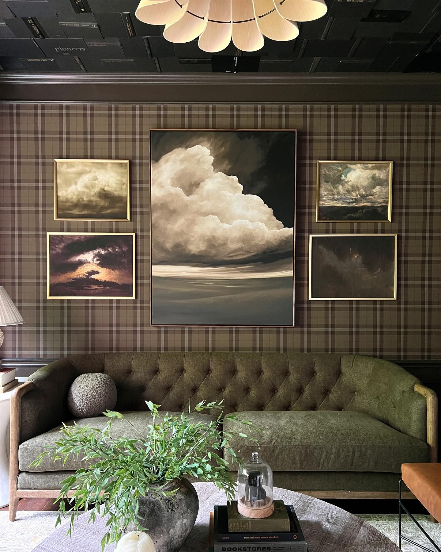 I get questions about this gallery wall, often! I find that gallery walls with “themed” art create such a mood! I basically wanted a room that felt like a cozy place to read a good book. Rainy days always give me that vibe, so I loved the idea of moody cloud prints. Also, if you’re new here, those are book covers on the ceiling! If you search “office” on my site (link in profile) it should take you to posts about it with all of the details. I also linked all of these pieces here➡️